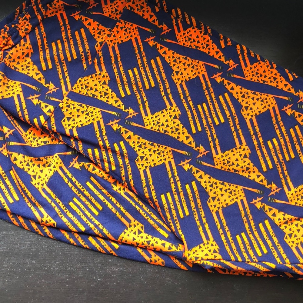 LuLaRoe Tall & Curvy giraffe leggings